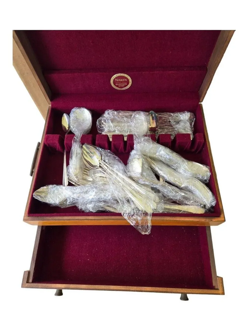 June Nursery Oneida Silver Plate Silverware Flatware 67 Pc Service for 8